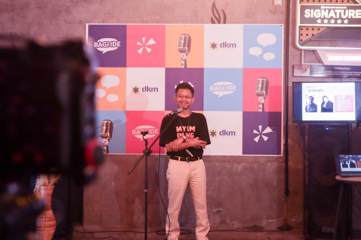 Ahmad Farid tampil stand-up comedy di panggung Jambore Keswadayaan