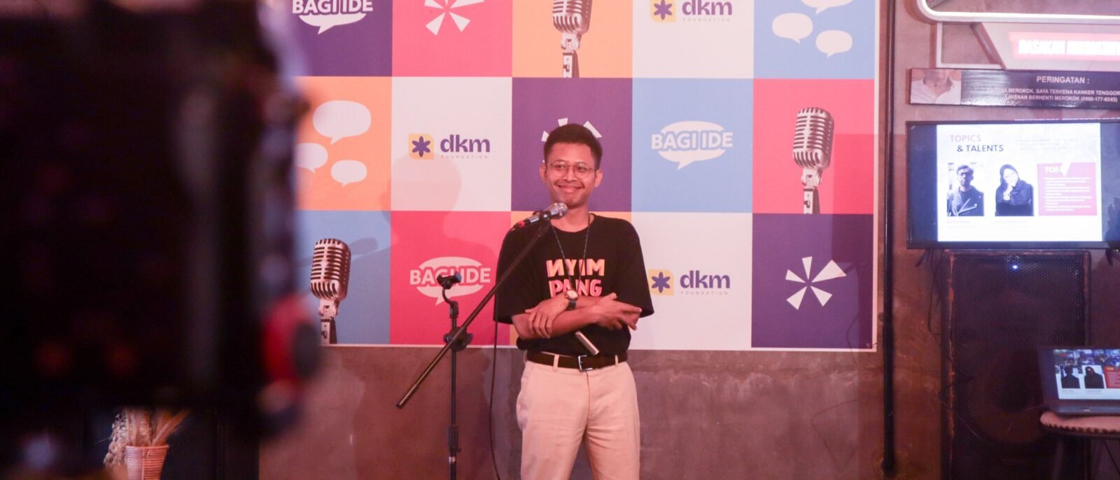 Ahmad Farid tampil stand-up comedy di panggung Jambore Keswadayaan